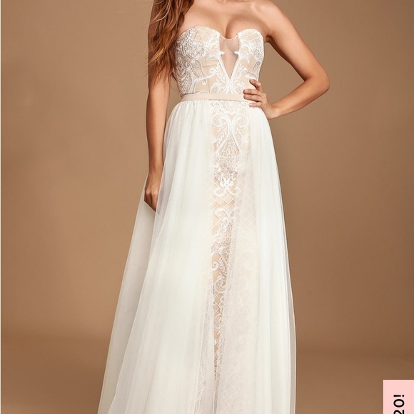 Essence of Australia Wedding Dress - Picture 1 of 10